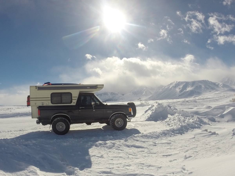 Illustration for article titled At $11,000, Would You Flip Your Lid Over This 1989 Ford Bronco Pop-Top Camper?